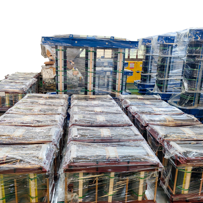 N&uacute;cleo del transformador de distribuci&oacute;n lleno de aceite N&uacute;cleo2